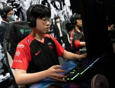 开云体育官网-FNC碾压PSG，Zeus开启传奇时刻2025世界赛3:2（柏林）