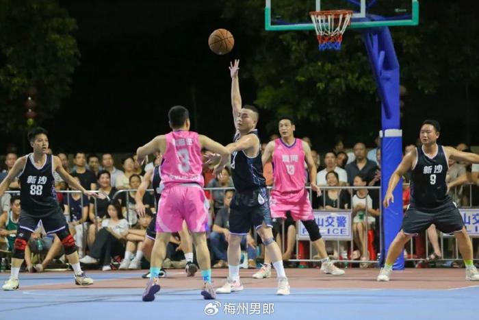 开云平台-篮球盛宴再次来袭！胜负激烈扣人心弦