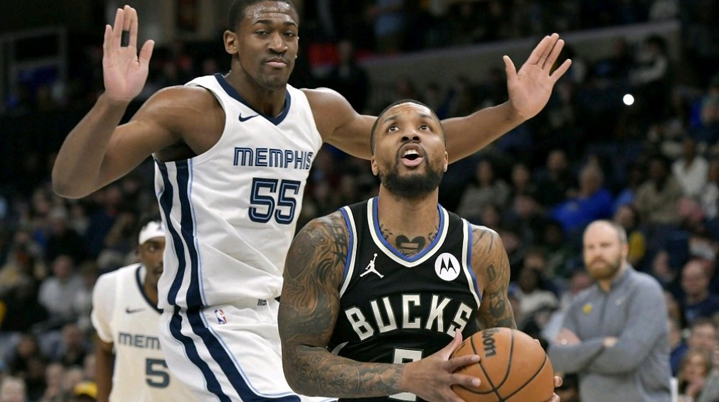 开云体育官方网站-关于雄鹿完胜灰熊，字母哥全方位表现力压库里的信息