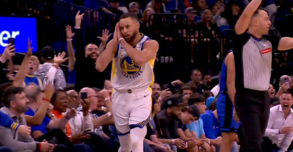 开云体育APP下载-勇士大胜火箭,豪取八连胜