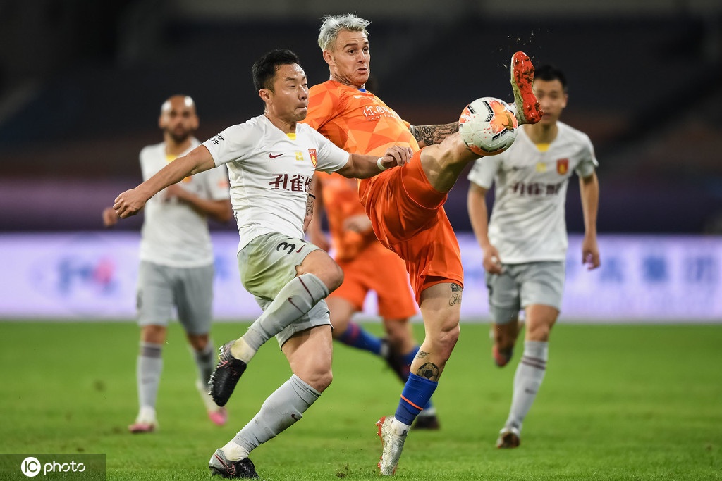 开云平台-包含灰熊壮胆击败对手，晋级下一轮的词条