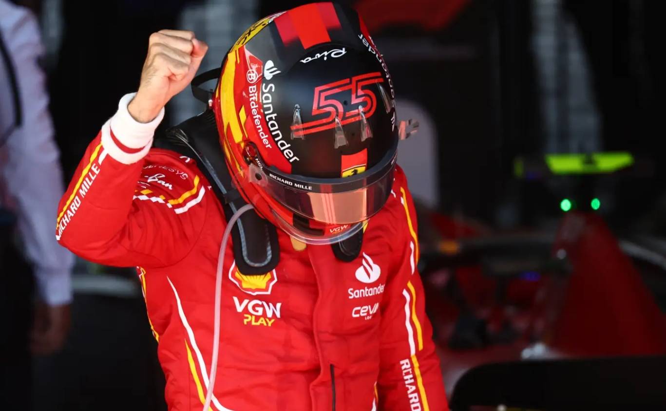 开云体育官方网站-阿斯顿马丁横扫哈斯车队，塞恩斯点燃赛场