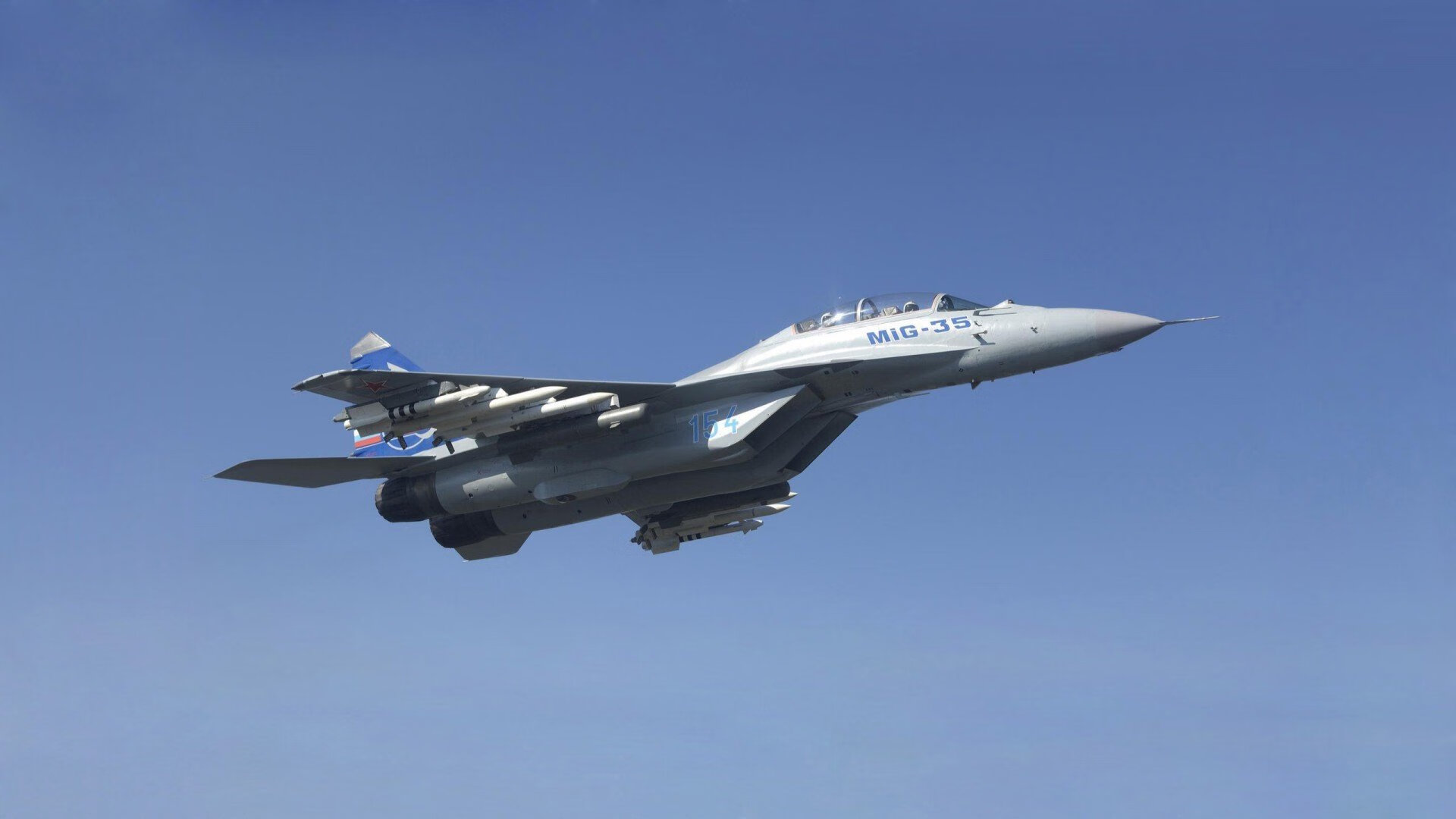 开云下载-足球与记忆的共鸣，当毕尔巴鄂的绿茵响起安哥拉的回响