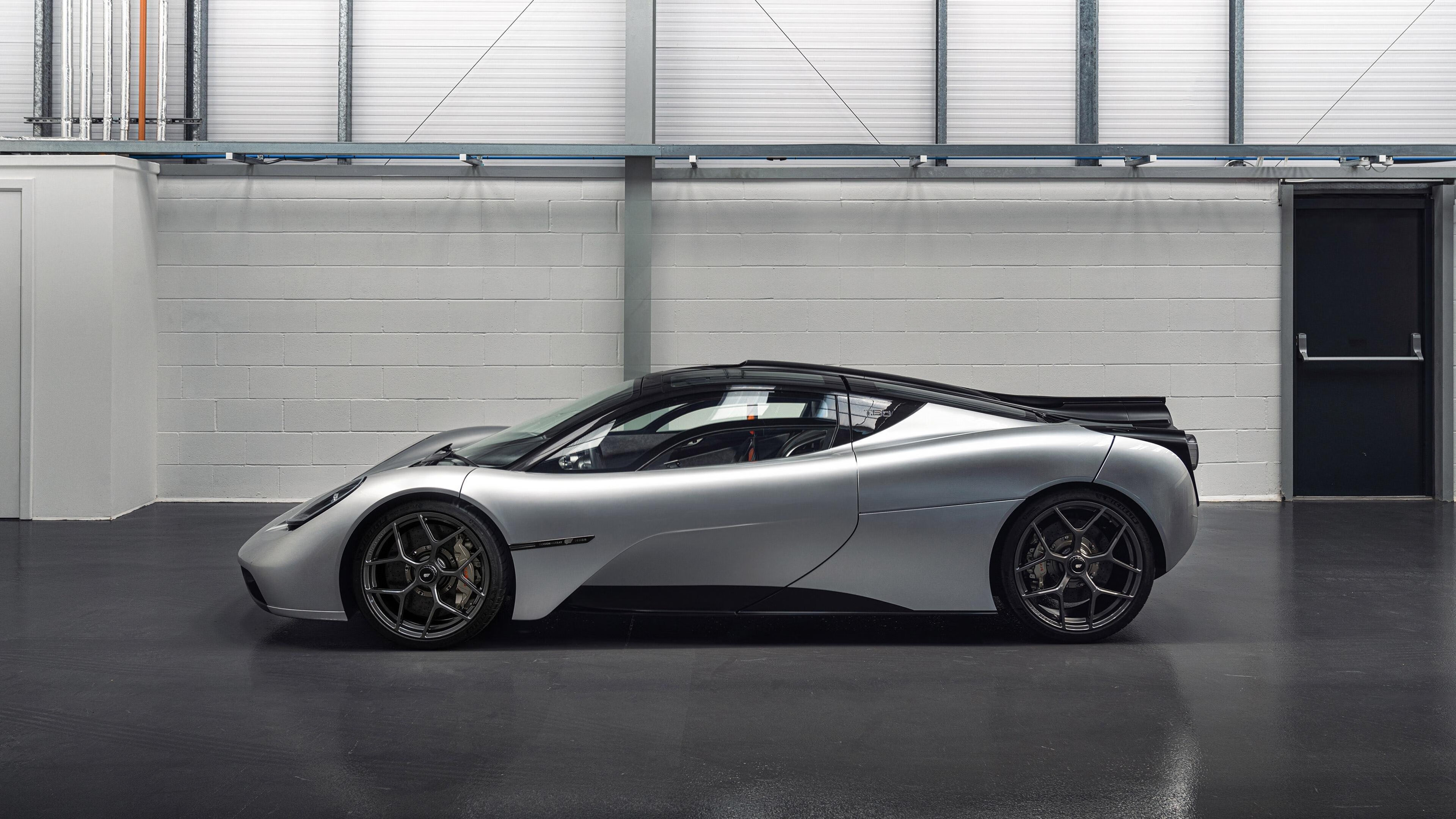 开云平台-篮球世界的双面镜，当团队韧性掀翻天赋，个人稳定如何定义伟大？