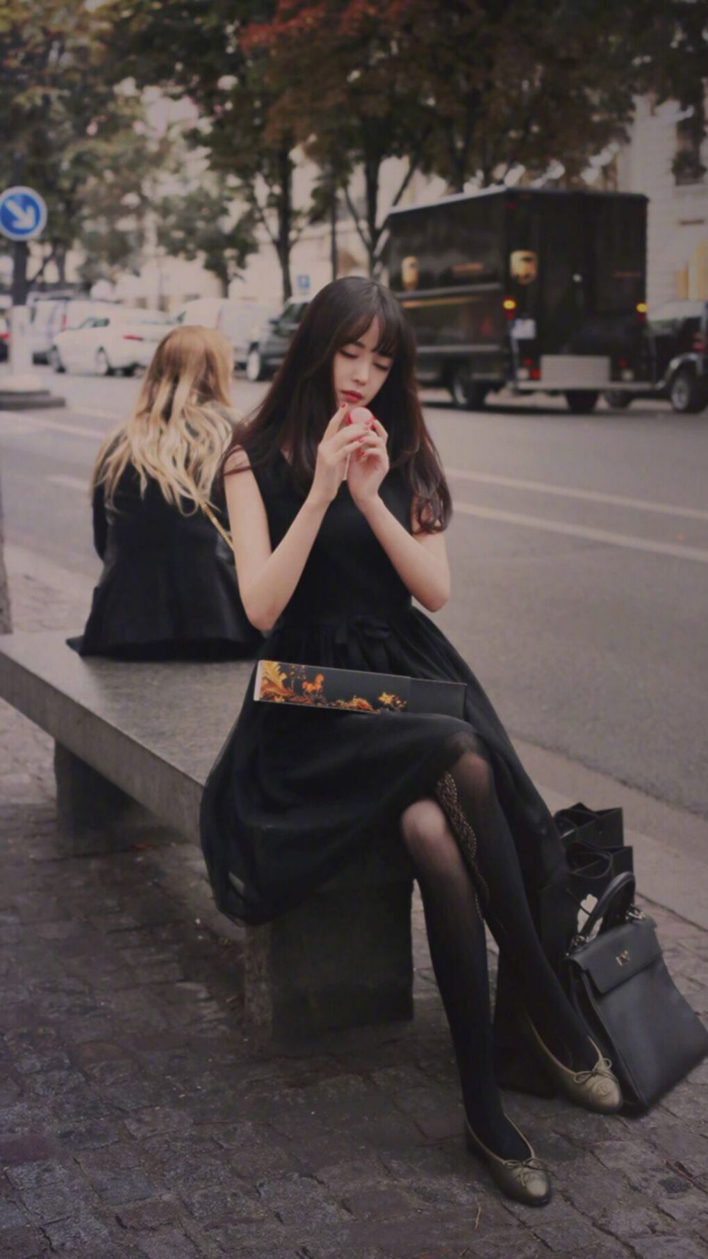 开云平台-伦纳德第三节核爆轰21分！东契奇末节独行侠三分雨淹没开拓者